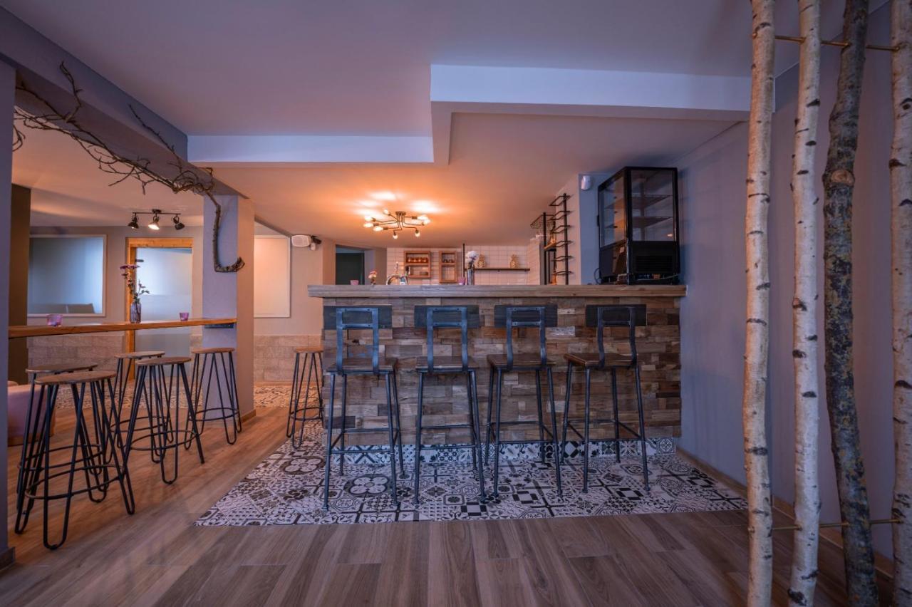 Village Bistro & Bar Fremdenzimmer Dettingen an der Erms Eksteriør billede