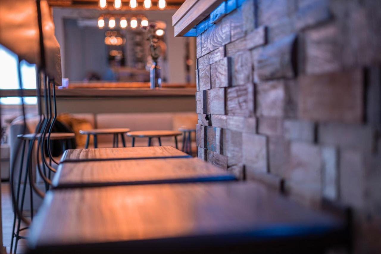 Village Bistro & Bar Fremdenzimmer Dettingen an der Erms Eksteriør billede