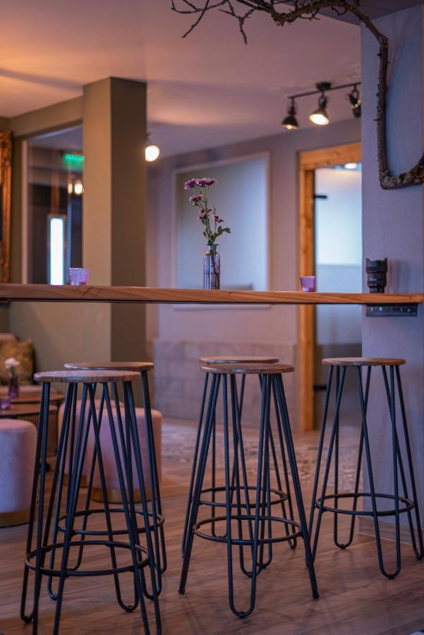Village Bistro & Bar Fremdenzimmer Dettingen an der Erms Eksteriør billede
