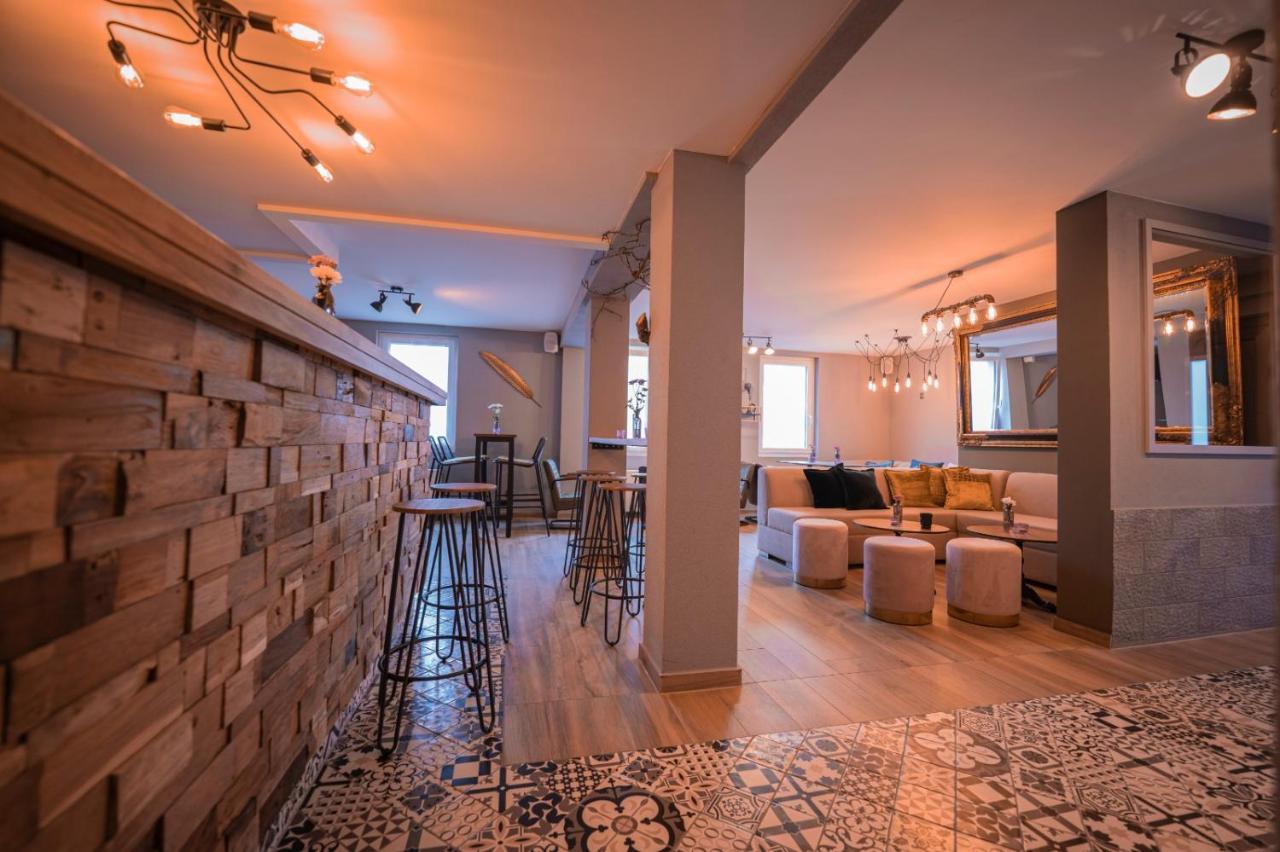 Village Bistro & Bar Fremdenzimmer Dettingen an der Erms Eksteriør billede