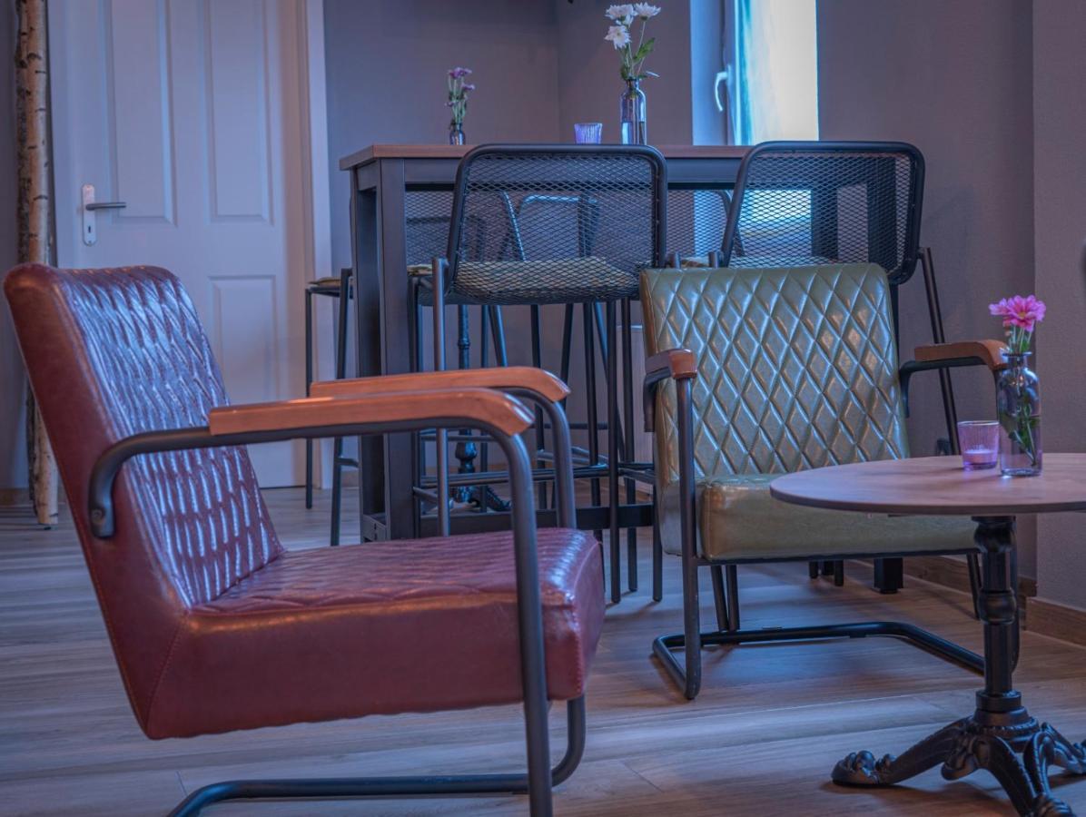 Village Bistro & Bar Fremdenzimmer Dettingen an der Erms Eksteriør billede