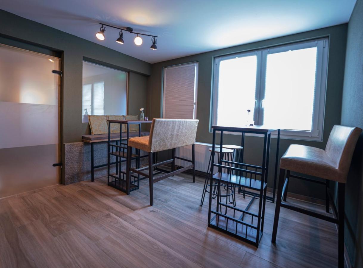 Village Bistro & Bar Fremdenzimmer Dettingen an der Erms Eksteriør billede