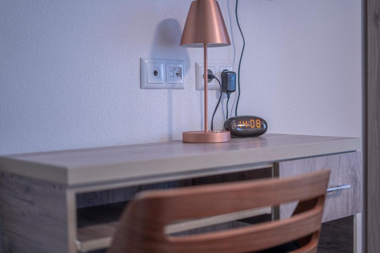 Village Bistro & Bar Fremdenzimmer Dettingen an der Erms Eksteriør billede